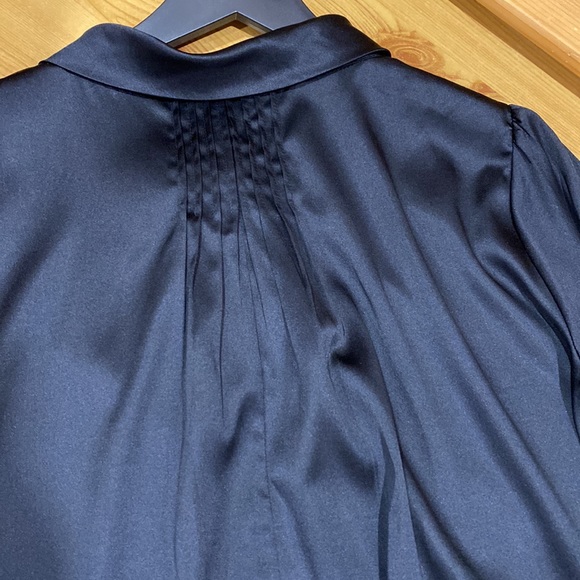 **NWT ** Silk Blouse With Tie-Neck 3/4 Sleeves - Picture 13 of 16